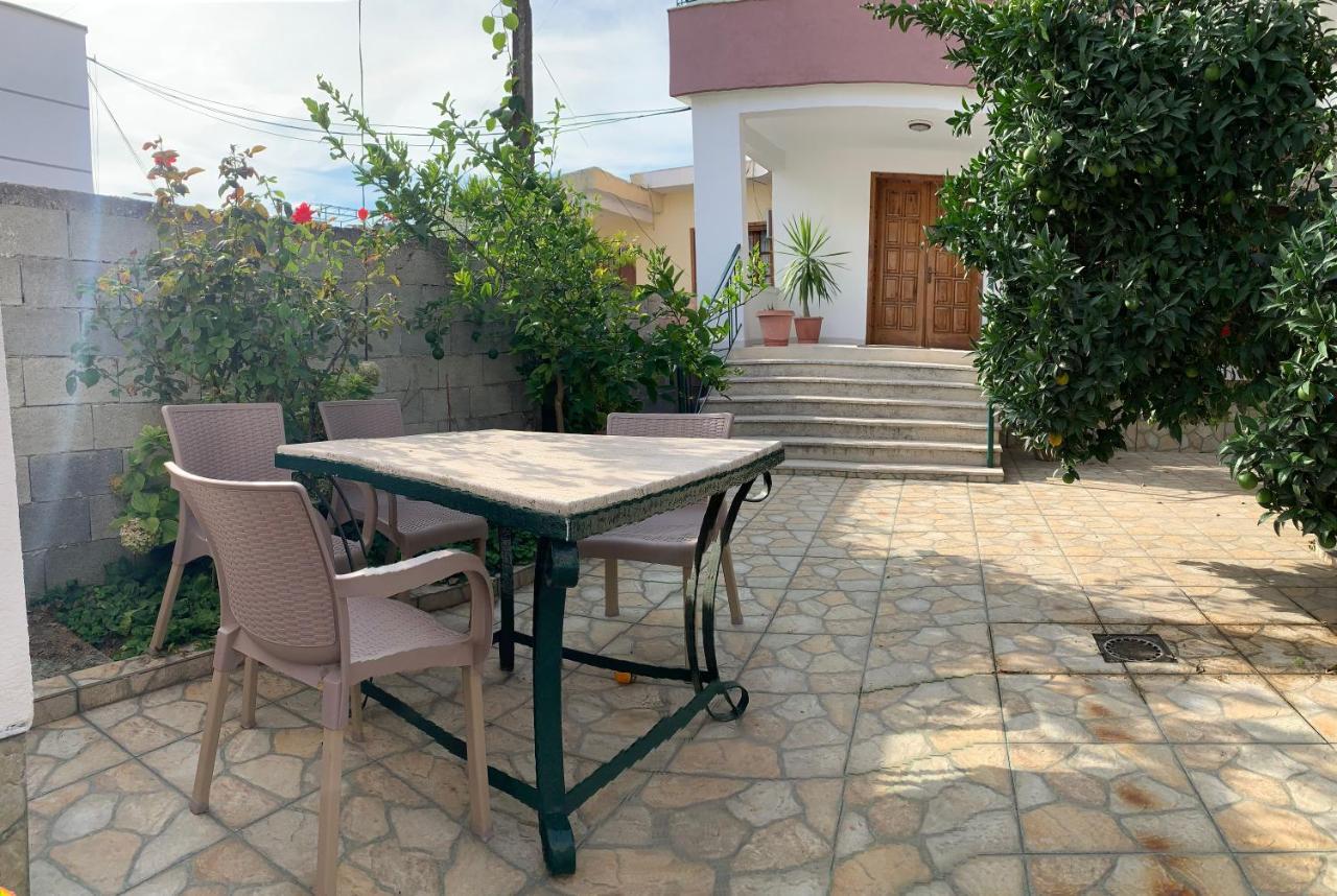 Villa Shtepi Me Qera Fier Exterior foto